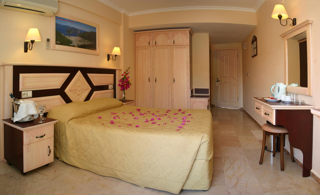 Bonjour Hotel Marmaris Bilik gambar
